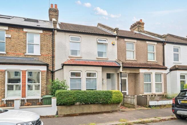 3 bed property, in Elvino Road, £650,000