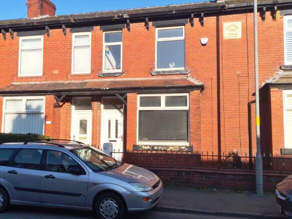3 bed property, in Edge Lane, £200,000