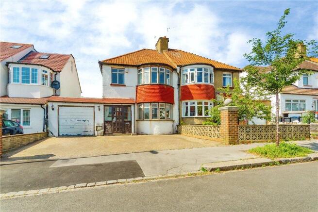 4 bed property, in Croft Road, £600,000