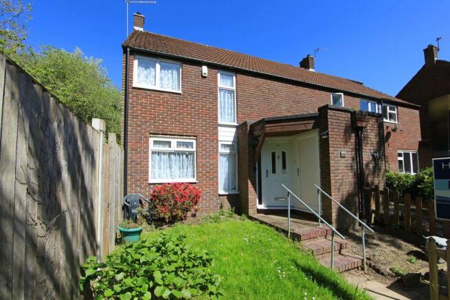 3 bed property, in Pageant Drive, £150,000