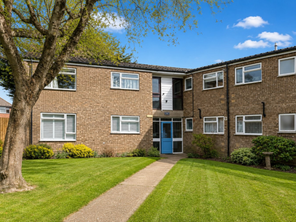 1 bed property, in Nelson Road, £140,000