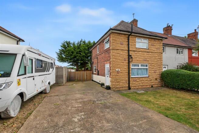 3 bed property, in Central Avenue, £270,000