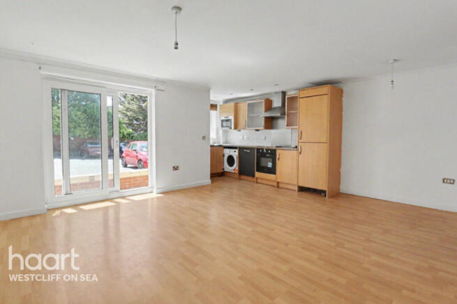 2 bed property, in Guildford Road, £180,000