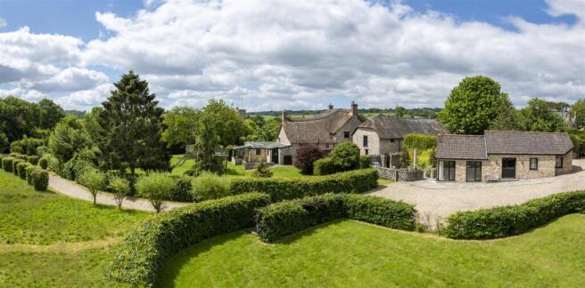 5 bed property, in Stockland, £1,750,000