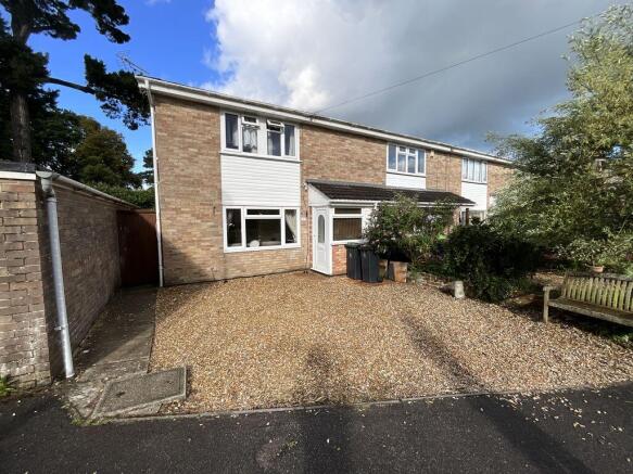 3 bed property, in Burton, £294,000