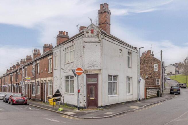 2 bed property, in Nash Peake Street, £70,000
