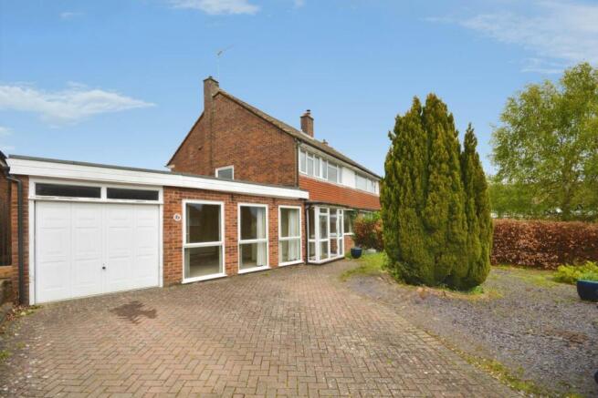 3 bed property, in Aylward Gardens, £599,950