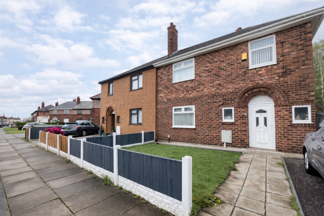 3 bed property, in 8 Agar Road, £215,000