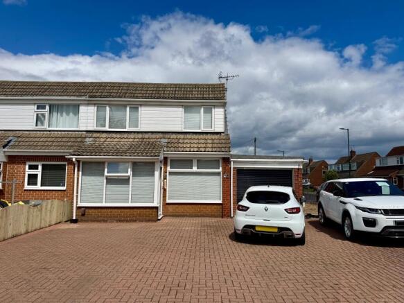 3 bed property, in Redcar Road, £190,000