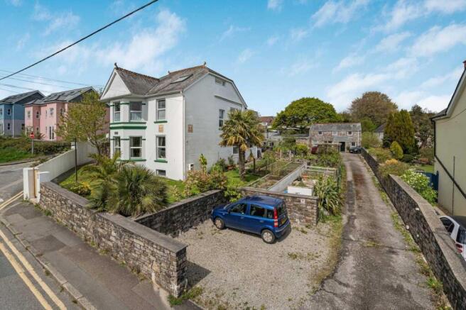 8 bed property, in Drakewalls, £775,000