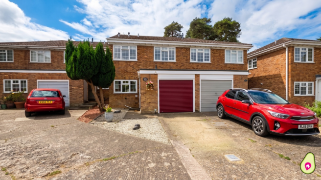 3 bed property, in Mccarthy Way, £450,000