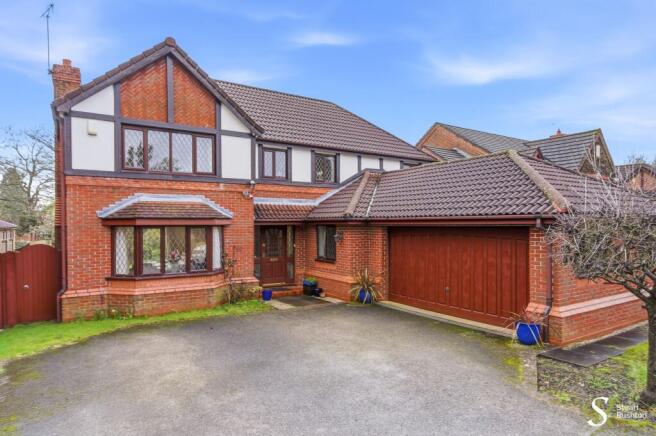 4 bed property, in Aylesby Close, £799,995