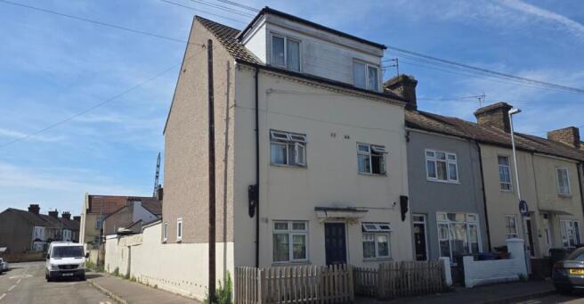 12 bed property, in 116 William Street, £725,000
