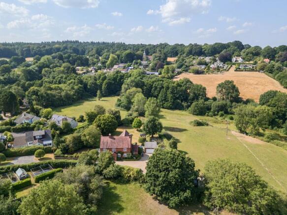 4 bed property, in Broadmead Lane, £1,250,000