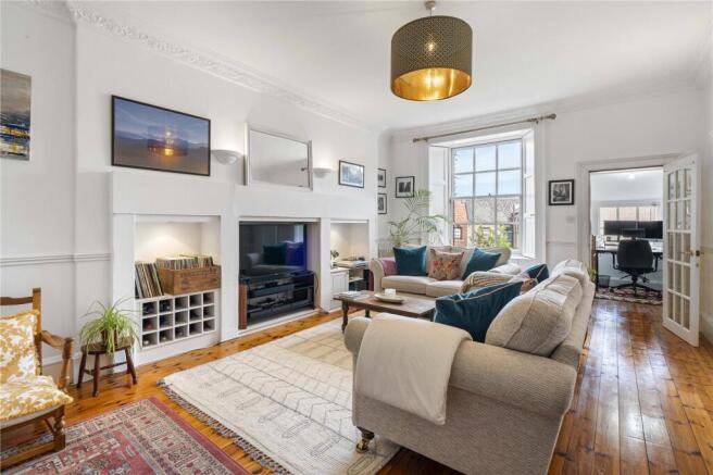 2 bed property, in Albany Street, £550,000