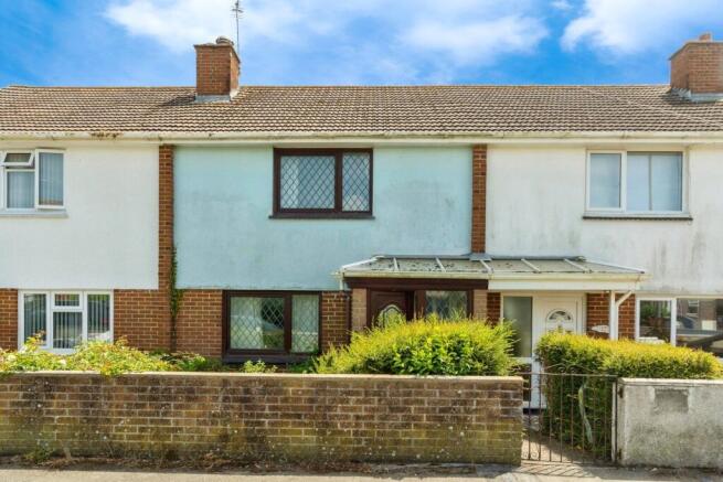 2 bed property, in Peacock Avenue, £165,000