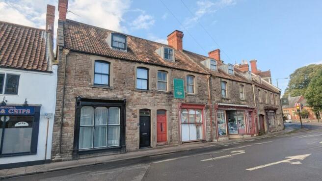 5 bed property, in Tucker Street, £450,000
