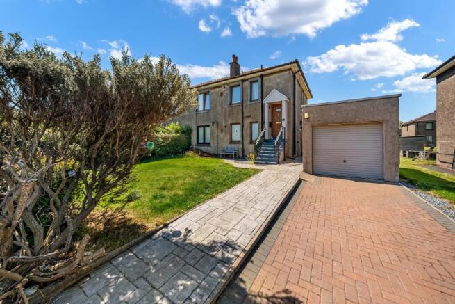 2 bed property, in Glenclova Terrace, £135,000