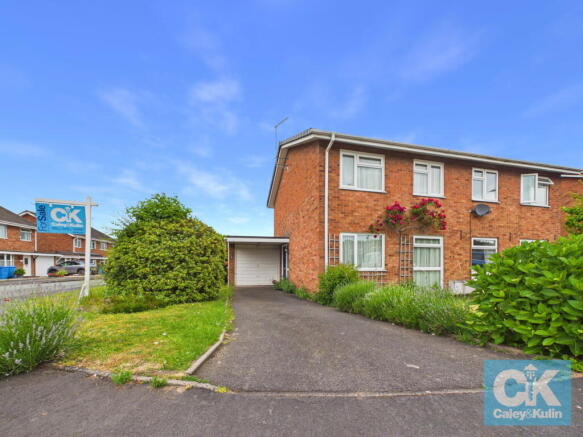 3 bed property, in Elmdon Close, £270,000