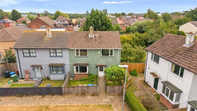 3 bed property, in Cambridge Road, £75,000