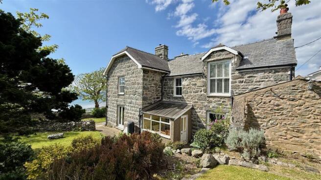 4 bed property, in Llanaber, £630,000