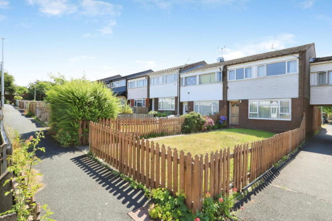 3 bed property, in Orslow Walk, £160,000