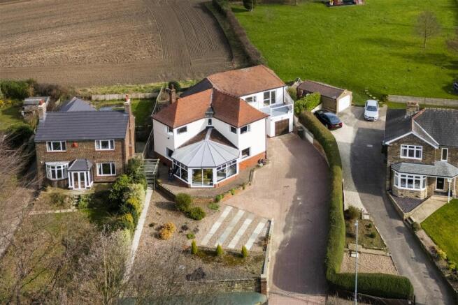 4 bed property, in West Lane, £400,000