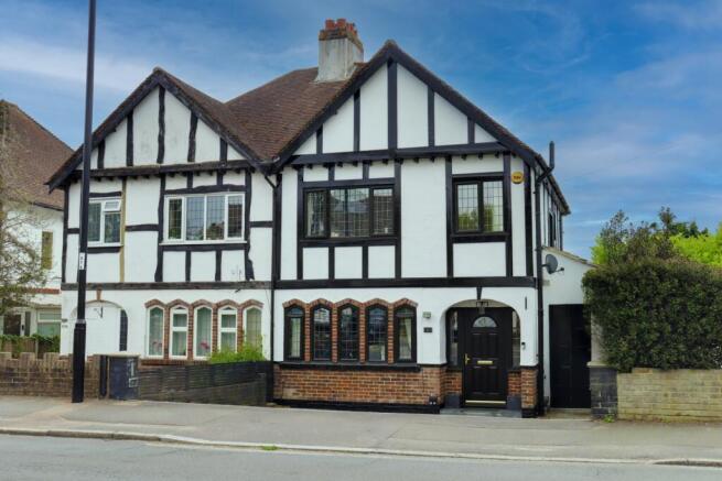 4 bed property, in Coulsdon Road, £575,000