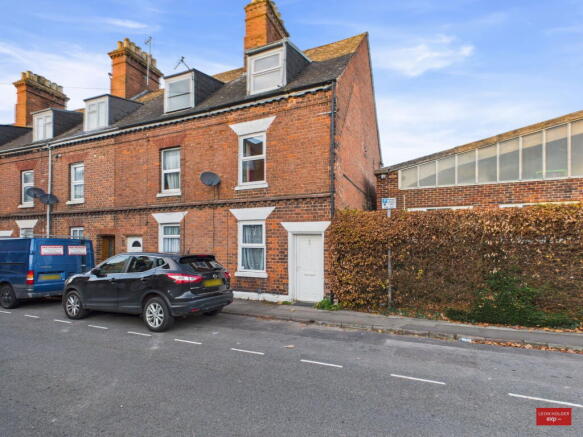 3 bed property, in St. Catherine Street, £150,000
