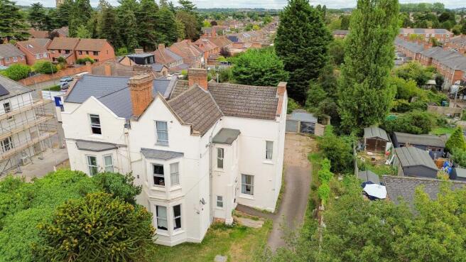 11 bed property, in Tachbrook Road, £750,000