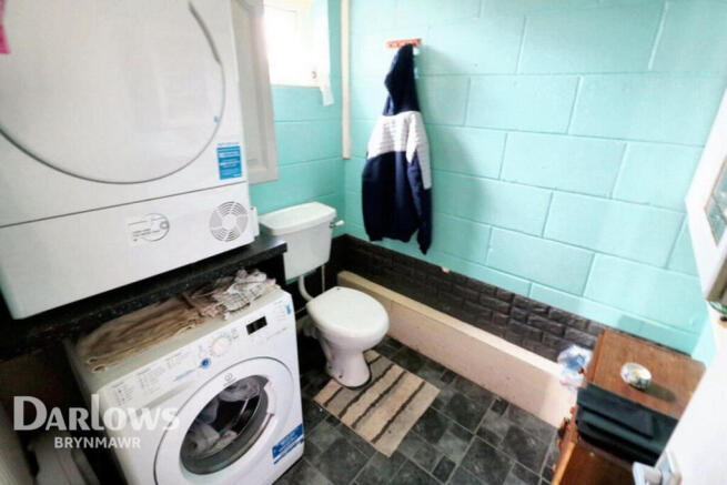3 bed property, in Rhoslan, £175,000