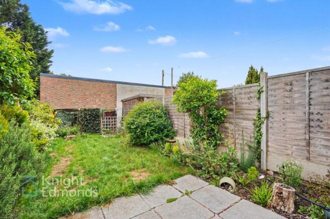3 bed property, in Holland Road, £315,000