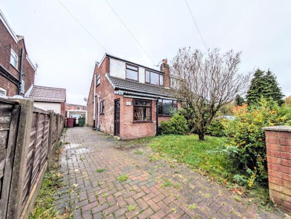 3 bed property, in Trent Way, £220,000