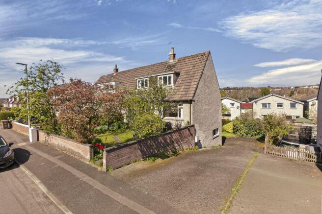 3 bed property, in 22 Thimblehall Drive, £249,950