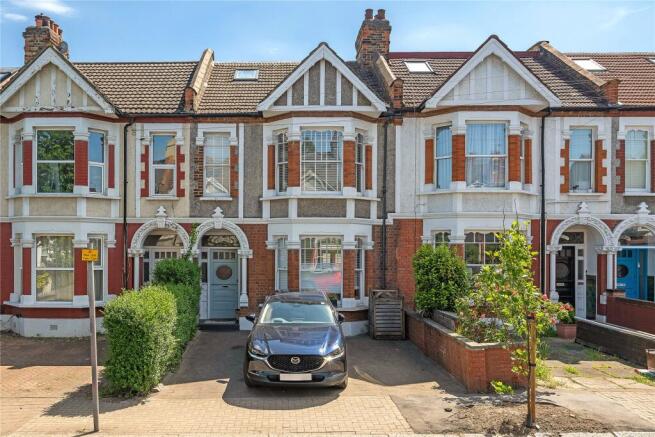 5 bed property, in Wimbledon Park Road, £1,700,000