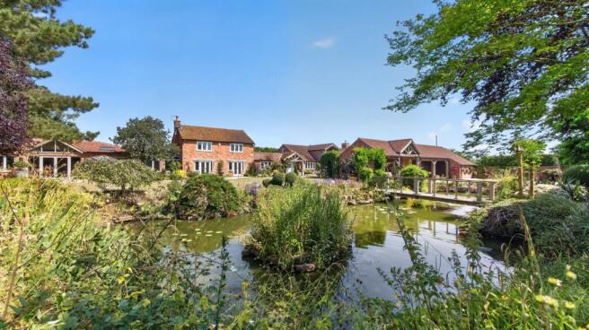 5 bed property, in Cropwell Bishop Road, £2,500,000