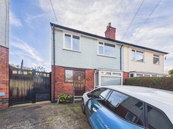 3 bed property, in Warren Avenue, £190,000