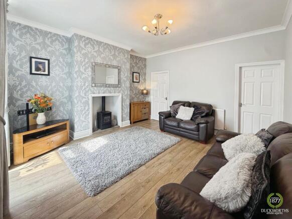 2 bed property, in Rosehill Road, £160,000