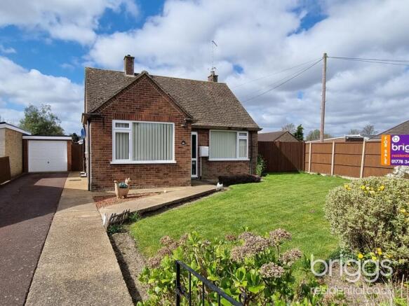 2 bed property, in Broadgate Lane, £270,000