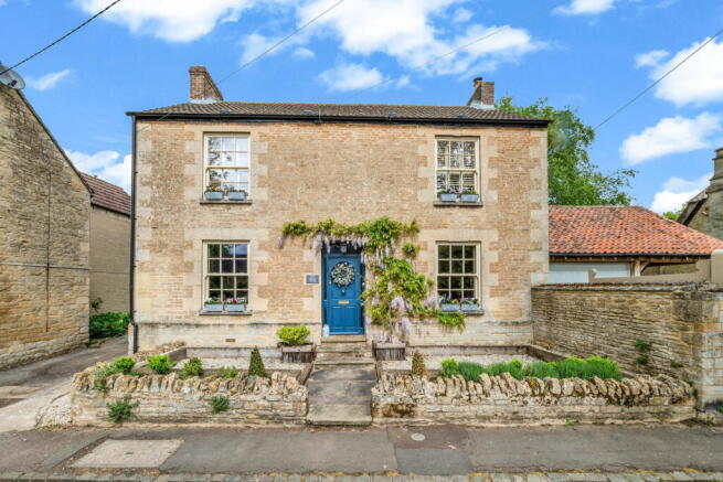 4 bed property, in The Manse, £560,000
