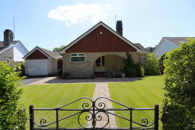 3 bed property, in West Moors Road, £475,000