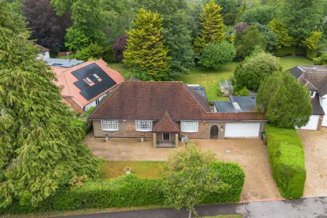 3 bed property, in Hollymead Road, £1,000,000