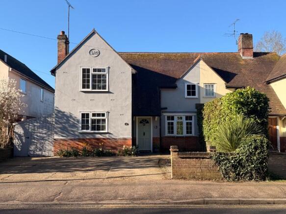 4 bed property, in Hedingham Road, £470,000