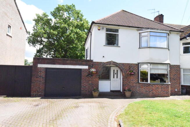 3 bed property, in Grove Road, £550,000