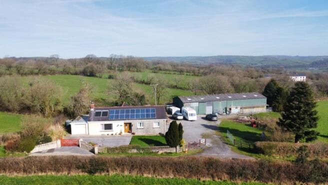 3 bed property, in Capel Dewi SA32, £550,000