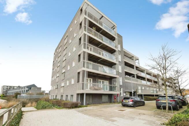 1 bed property, in Ernest Websdale House, £185,000