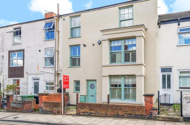3 bed property, in Mill Road, £145,000