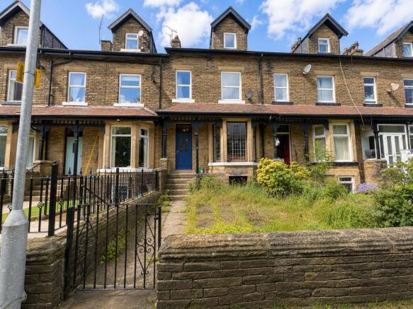 5 bed property, in Larchmont, £265,000