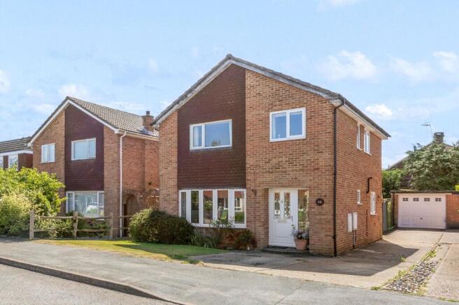 4 bed property, in Poynes Road, £700,000