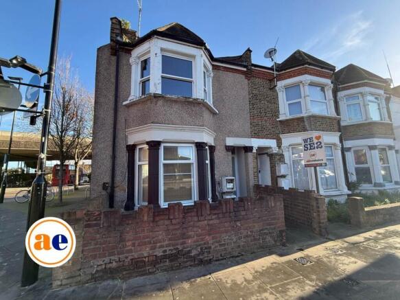 1 bed property, in Wilton Road, £225,000